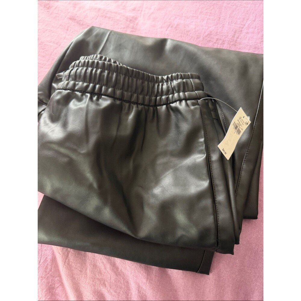 Old Navy Black Faux Leather Ankle Pants Size Large - Picture 5 of 5